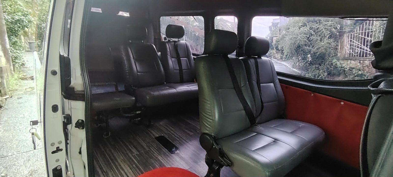 Nissan nv 350 highroof